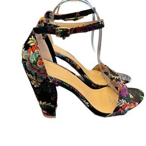 PANDA Larissa Women's Heels‎ in Floral Fabric